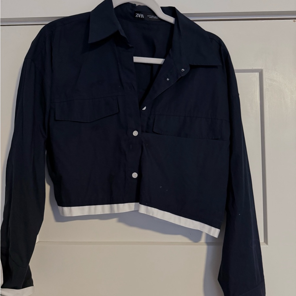 Zara Women's Navy Cropped Button Down Shirt